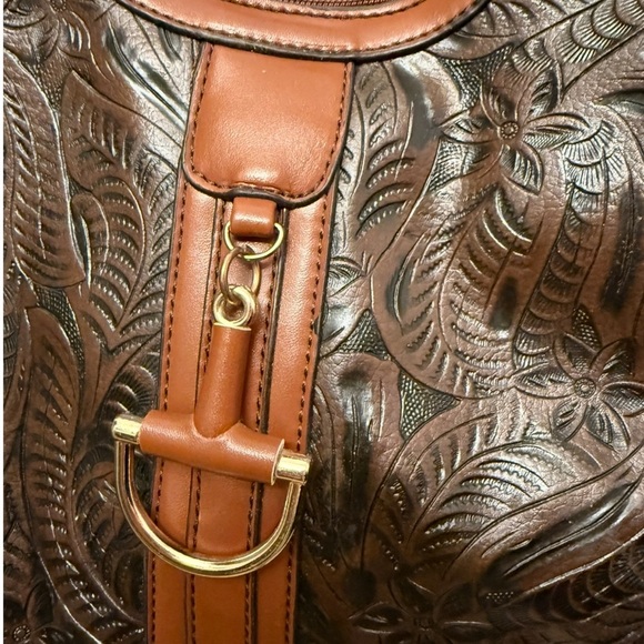 Boho chic embossed leather Top Handle Bag in shades of brown with gold hardware - Picture 7 of 16